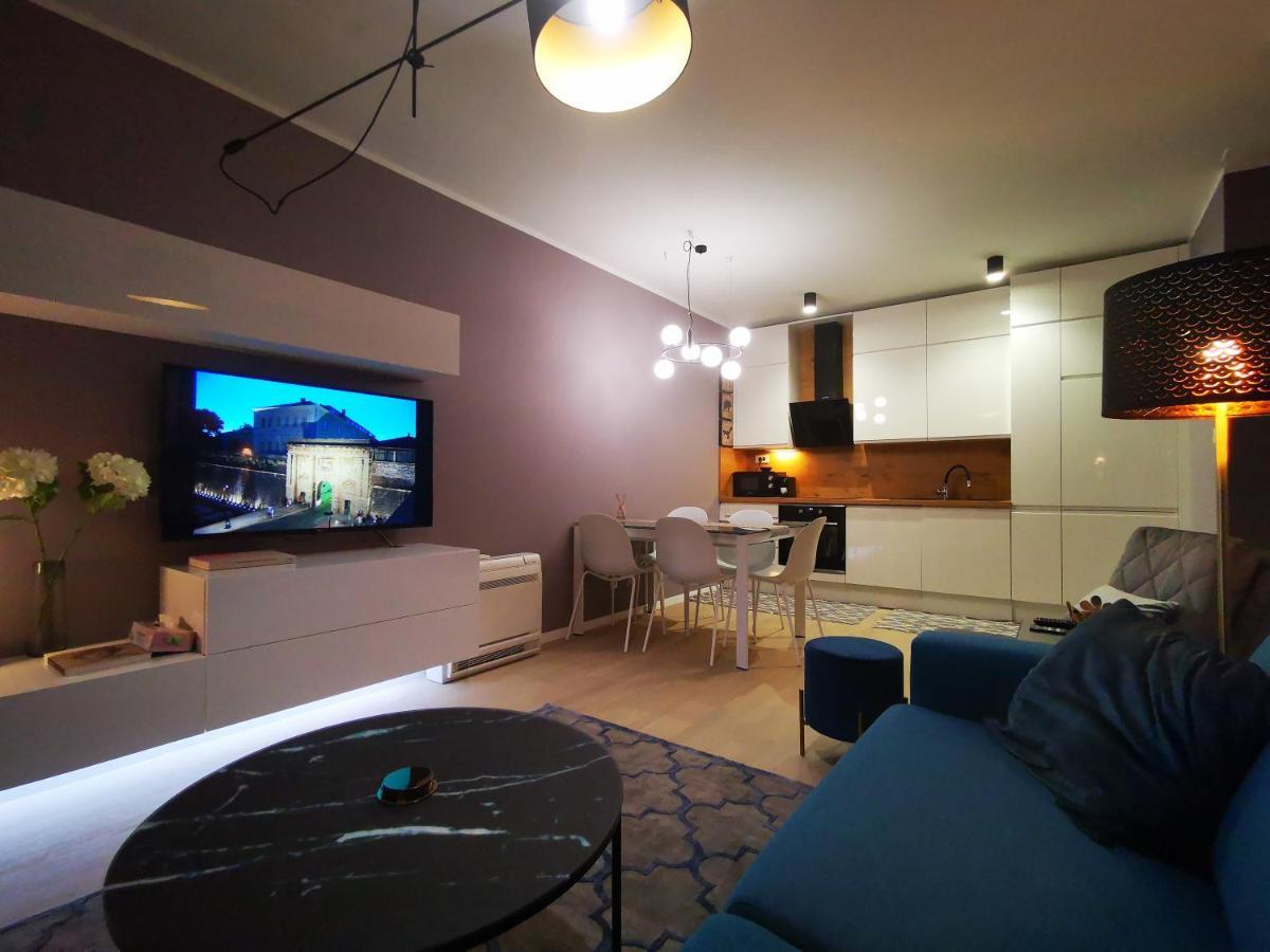 Ambassador Apartment ซาดาร์ ภายนอก รูปภาพ