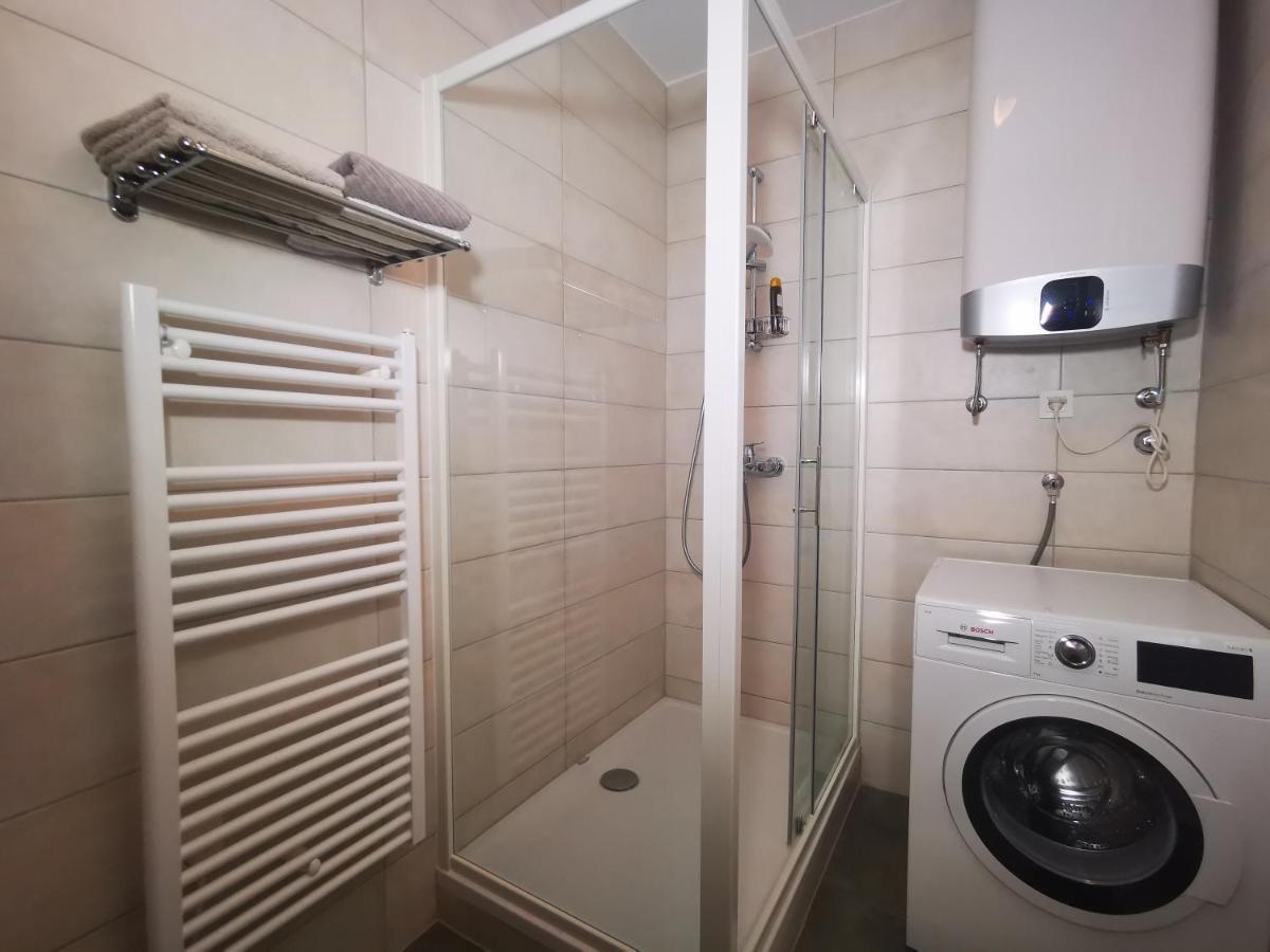 Ambassador Apartment ซาดาร์ ภายนอก รูปภาพ